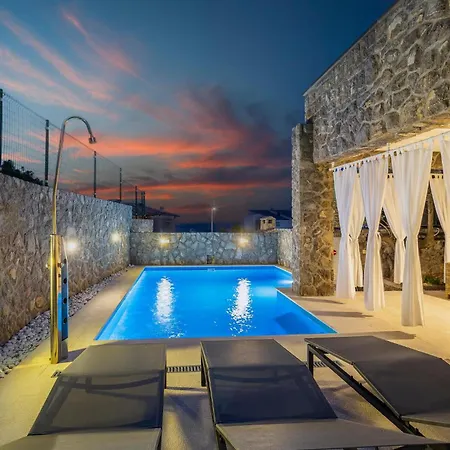 3 Bedroom Cozy In Krk Holiday home