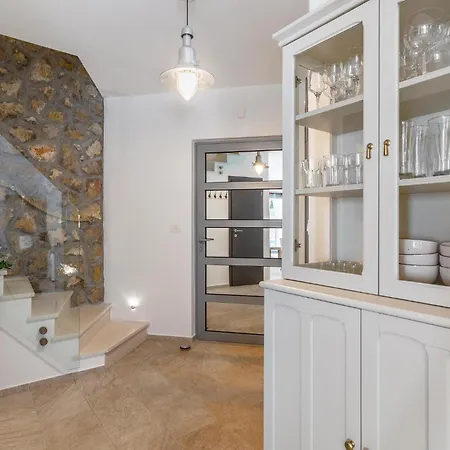 3 Bedroom Cozy In Krk Holiday home