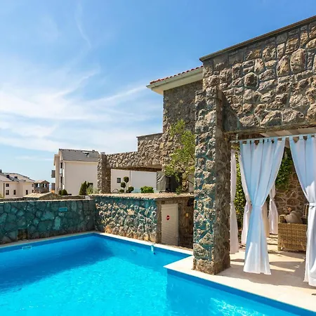Vakantiehuis Luxurious In Krk