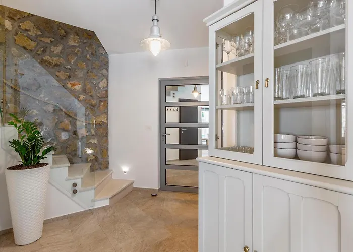 3 Bedroom Cozy In Krk Prázdninový dům