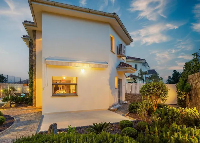 3 Bedroom Cozy In Krk Prázdninový dům
