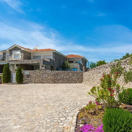 3 Bedroom Cozy In Krk * Krk Town