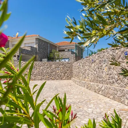 3 Bedroom Cozy In Krk