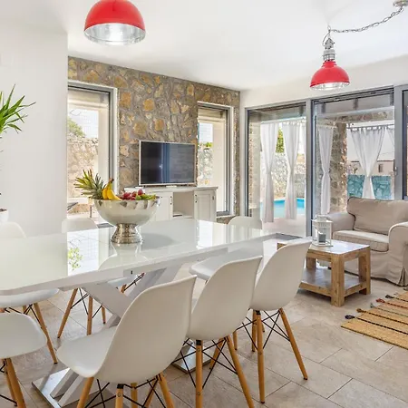 3 Bedroom Cozy In Krk *