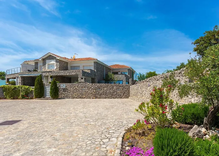 3 Bedroom Cozy In Krk * Krk Town