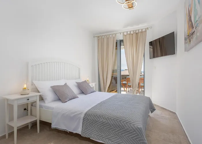 3 Bedroom Cozy In Krk Holiday home *