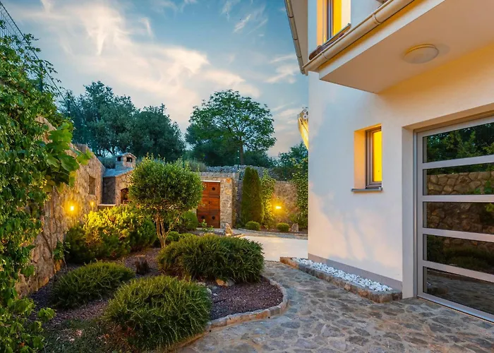 3 Bedroom Cozy In Krk