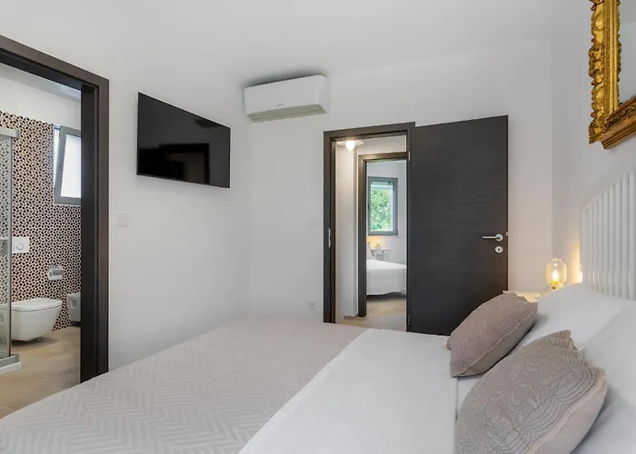 3 Bedroom Cozy In Krk * Krk Town