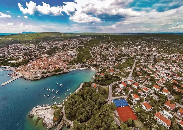3 Bedroom Cozy In Krk Ferienhaus *